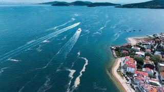 Marmara Denizi'nde Kınalıada açıklarında müsilaj yeniden görüldü