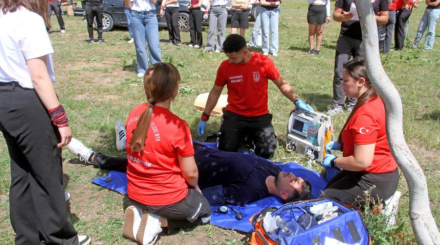 Fethiye'de üniversitede yapılan afet ve acil durum tatbikatı gerçeğini aratmadı