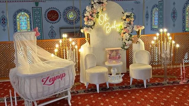 Camide 'baby shower' partisi yaptılar, sosyal medyadan paylaştılar! 