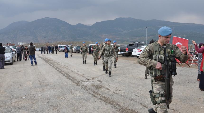 Bakan Soylu'dan M&uuml;şterek G&ouml;rev Merkezi'ndeki &ouml;zel harek&acirc;t&ccedil;ılara ziyaret