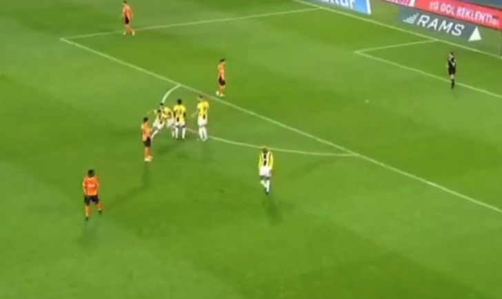 Fenerbahçe'de çok konuşulacak olay! Tadic ve Talisca sahanın ortasında birbirine girdi, takım arkadaşları zor sakinleştirdi G1