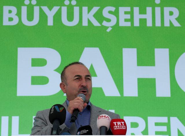 Bakan Çavuşoğlu, Antalya'da üç projenin açılış kurdelesini kesti