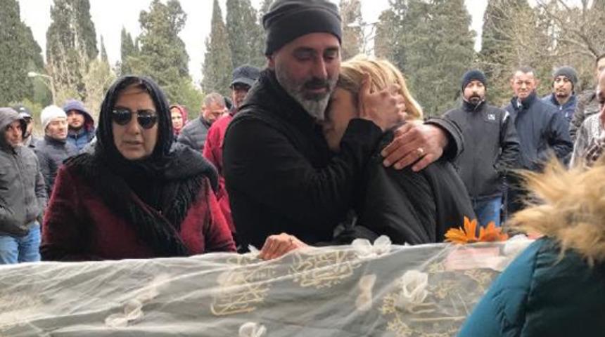 Üniversite öğrencisi Yaren Büyükölmez duvağıyla uğurlandı