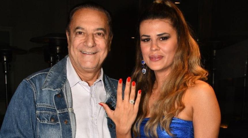 Mehmet Ali Erbil&rsquo;in eşi G&uuml;lseren Ceylan tesett&uuml;re girdi! Oru&ccedil; tutup teravihe gitti