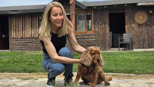 3 aydır kayıp köpeği Çilek'i ağaca bağlı halde buldu