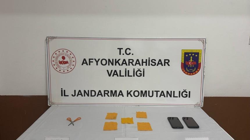 Jandarma bin 780 kullanımlık uyuşturucu emdirilmiş pe&ccedil;ete ele ge&ccedil;irdi