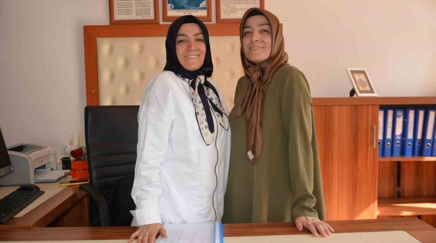 Ordu’da tek yumurta ikiz öğretmen anneler, aynı okulda 15 yıldır birlikte görev yapıyor