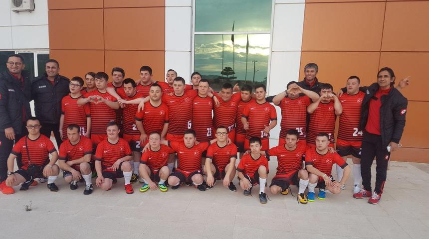 Down Sendrom Futsal Mİlli Takımı se&ccedil;meleri Alanya'da başladı