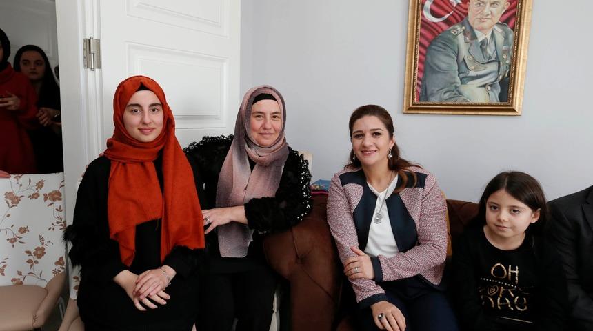 Şehit binbaşının kızı İrem'e İ&ccedil;işleri Bakanı Soylu'dan doğum g&uuml;n&uuml; hediyesi