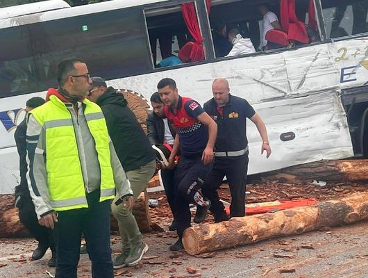 Çanakkale'de zincirleme kaza! 8 ölü, çok sayıda yaralı var