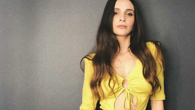 İlk kez anne olacak! Meriç Aral'dan karnı burnunda poz 