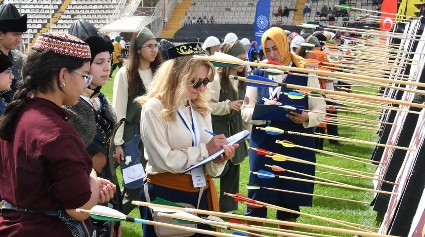 Tokat’ta geleneksel Türk okçuluğu rüzgarı esti
