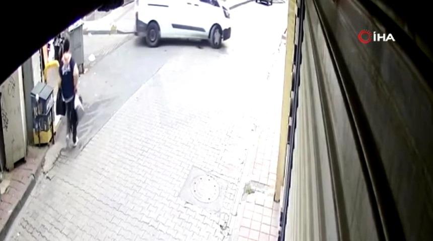 Fatih’te kuyumcu çalışanı pırlanta dolu poşeti çöpe attı, kağıt toplayıcısı bulup aldı