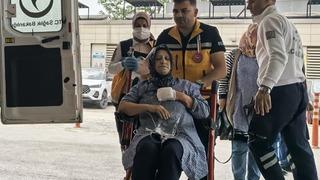 Elini makineye kaptıran işçi yaralandı