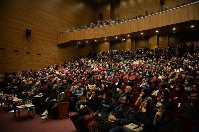 ‘Buğday’ filminin yönetmeni Kaplanoğlu Serdivan’da söyleşiye katıldı