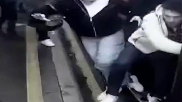 Beylikdüzü'nde iki metrobüs çarpıştı! İstanbul Valiliği açıkladı: 1 kişi hayatını kaybetti, 3'ü ağır 40 yaralı var