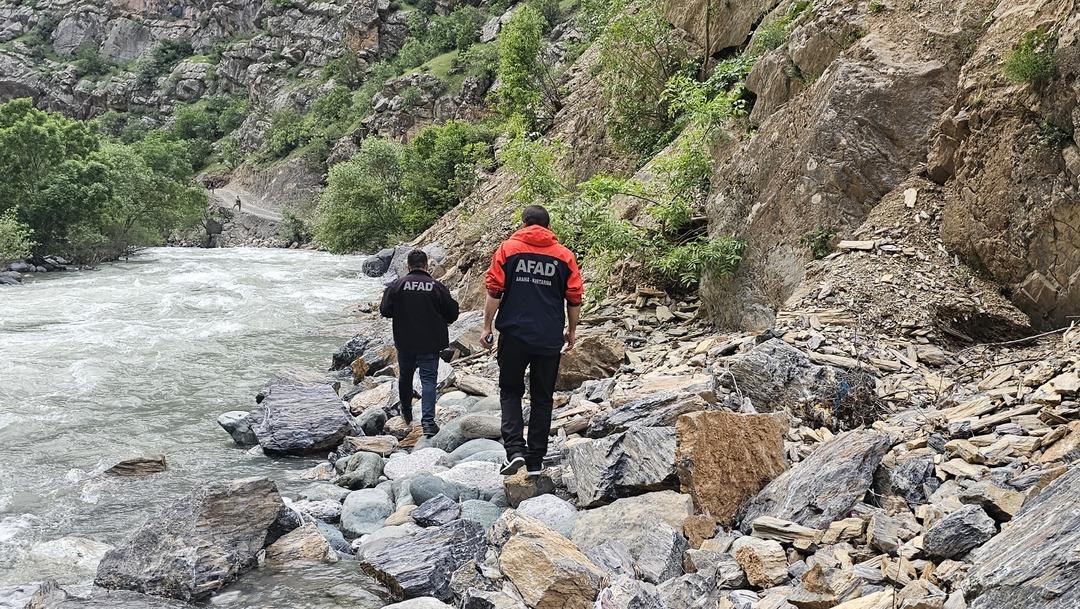 AA-20250510-37909145-37909144-HAKKARIDE_DEREDE_KAYBOLAN_GENCIN_BULUNMASI_ICIN_CALISMA_BASLATILDI
