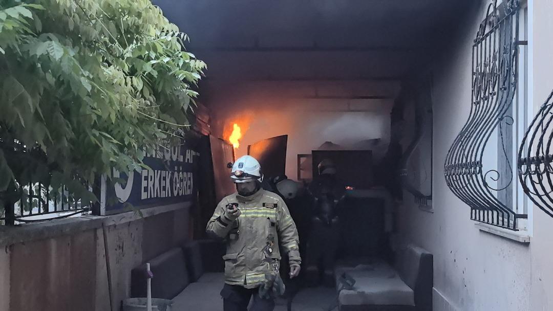 İnegöl de öğrenci yurdunda korkutan yangın! 3 öğrenci dumandan etkilendi 1