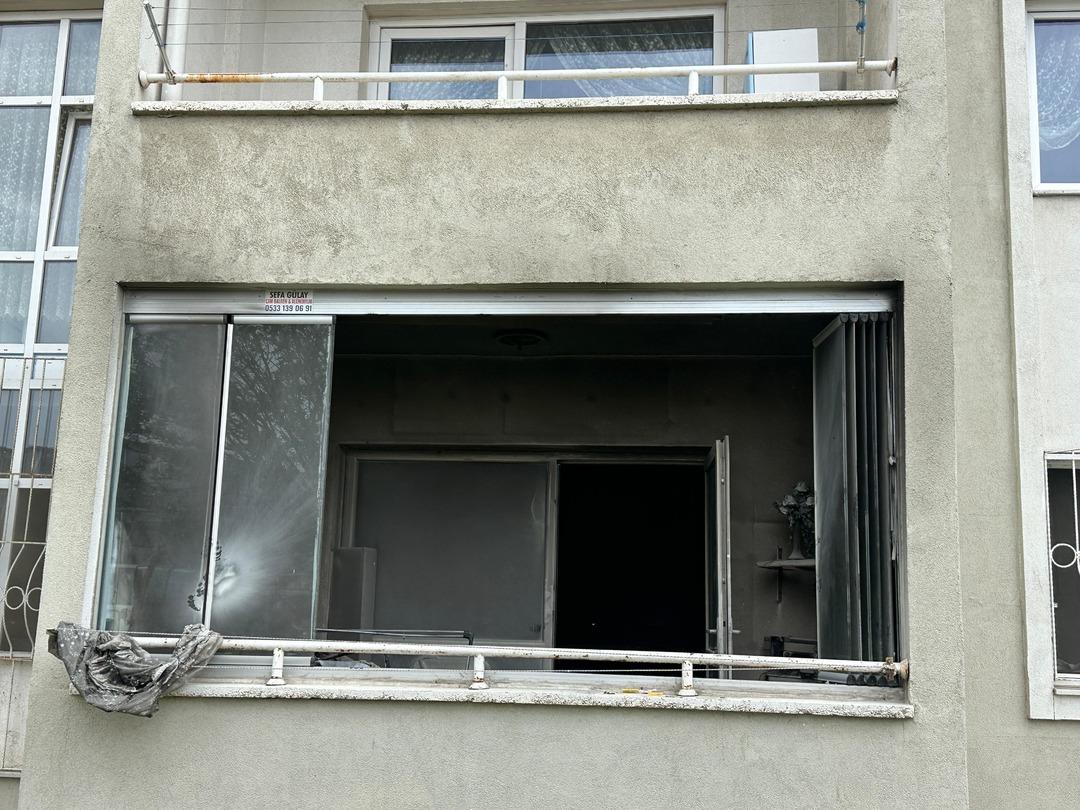 Eşiyle kavga edip mahalleyi yakıyordu! Önce evlerini ardandan araçlarını cayır cayır yaktı 2