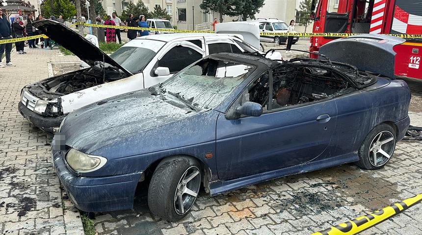 Eşiyle kavga edip mahalleyi yakıyordu! Önce evlerini ardandan araçlarını cayır cayır yaktı