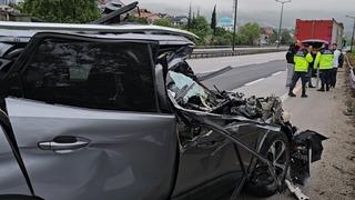 TIR'a arkadan çarpan cipin sürücüsü hafif yaralandı