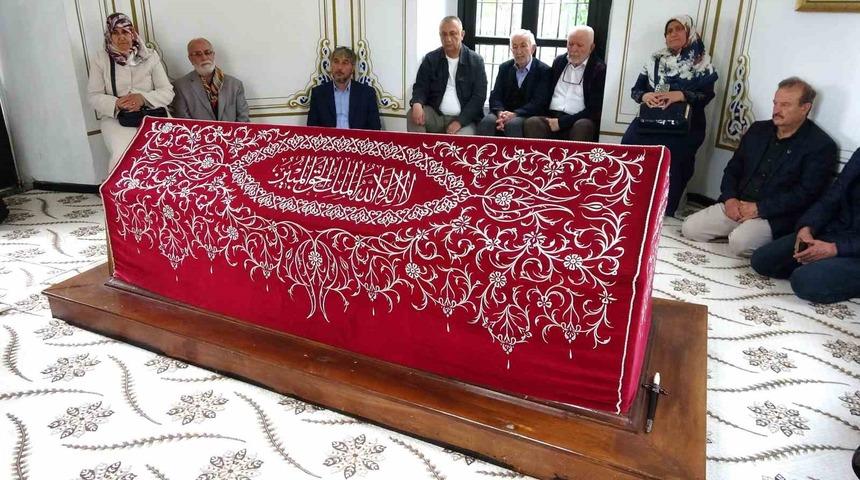 Osman Gazi'nin babaannesi Hayme Ana, Anneler Günü’nde kabri başında anıldı