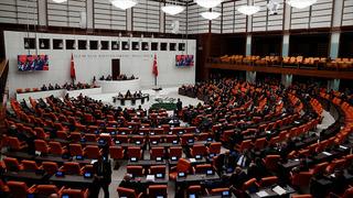 Kanun teklifi masaya yatırılacak: Memur alımlarında yaş sınırı teklifi! Dikkat çeken TRT kararı... 