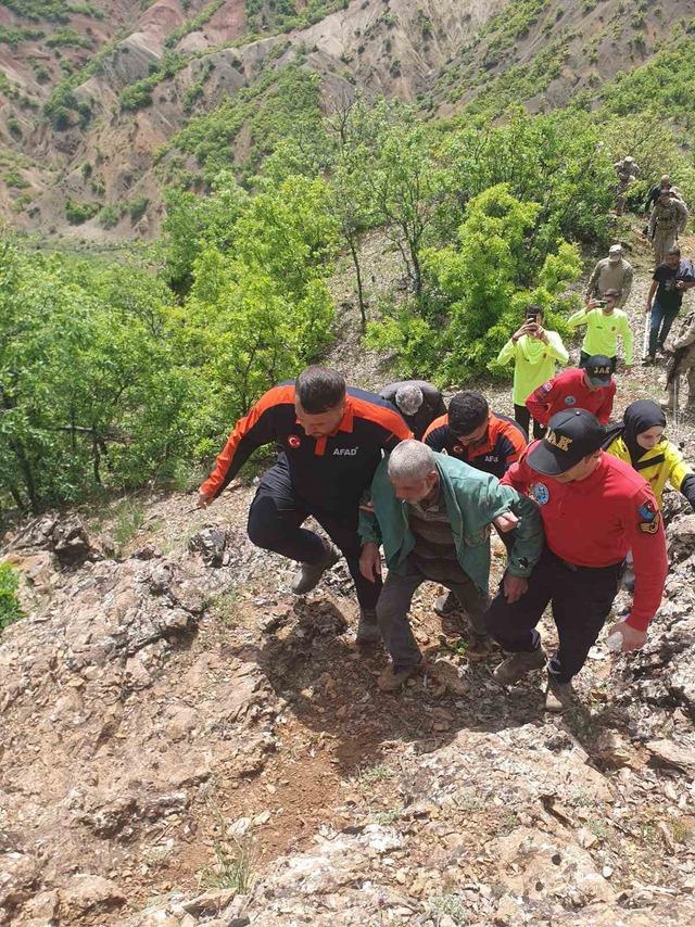 Tunceli’de kaybolan yaşlı adamı jandarma buldu 1