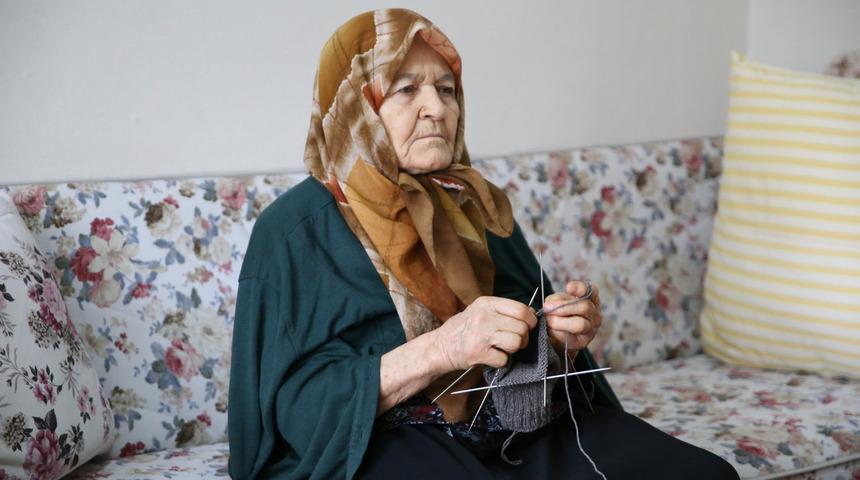 110 yaşındaki Hayriye nineye Anneler Günü hediyesi