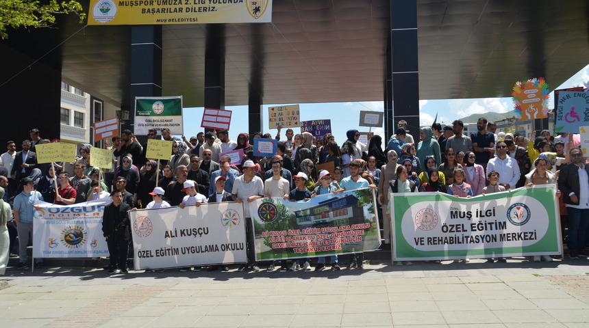 Muş'ta "özel öğrenciler" farkındalık yürüyüşü yaptı