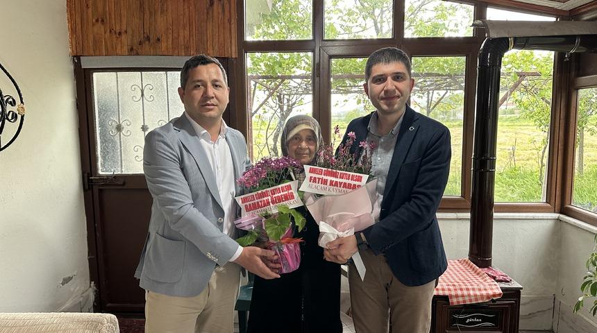 Samsun'da 15 Temmuz şehidinin annesine Anneler Günü ziyareti