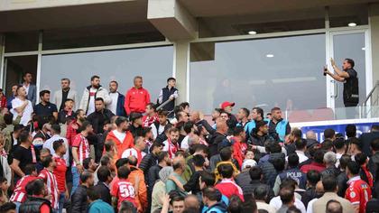 Sivasspor kendini ateşe attı! Tribünde 'İstifa' sesleri yükseldi