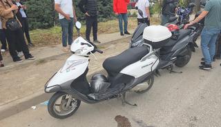 Duran motosiklete başka bir motosiklet çarptı: 2 yaralı