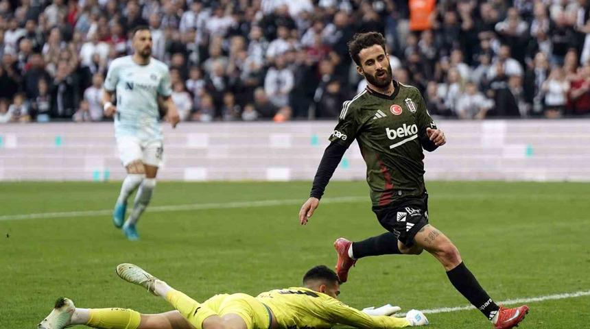 Rafa Silva&rsquo;dan son 4 ma&ccedil;ta 3 gol