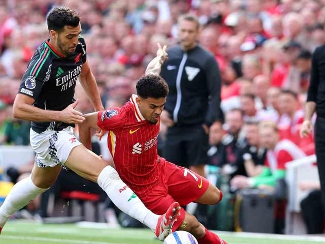 Şampiyon Liverpool, Premier Lig'de Arsenal yenişemedi
