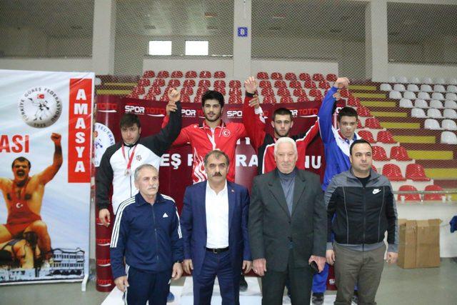 Amasya'da düzenlenen Yıldızlar Serbest Güreş Şampiyonası sona erdi