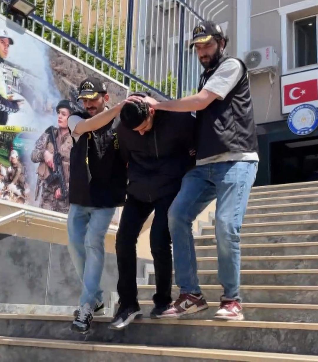 ISTANBUL---SOSYAL-MEDYA-FENOMENININ-KARD_707711_209391