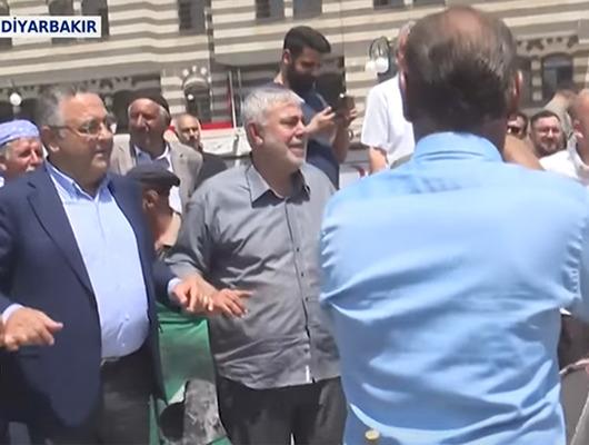 Sezgin Tanrıkulu'dan 'Terörsüz Türkiye' halayı!