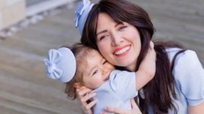 Nefise Karatay'ın kızı artık 10 yaşında! Güzelliğini annesinden almış