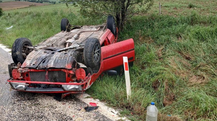 Çorum'da devrilen otomobildeki 4 kişi yaralandı