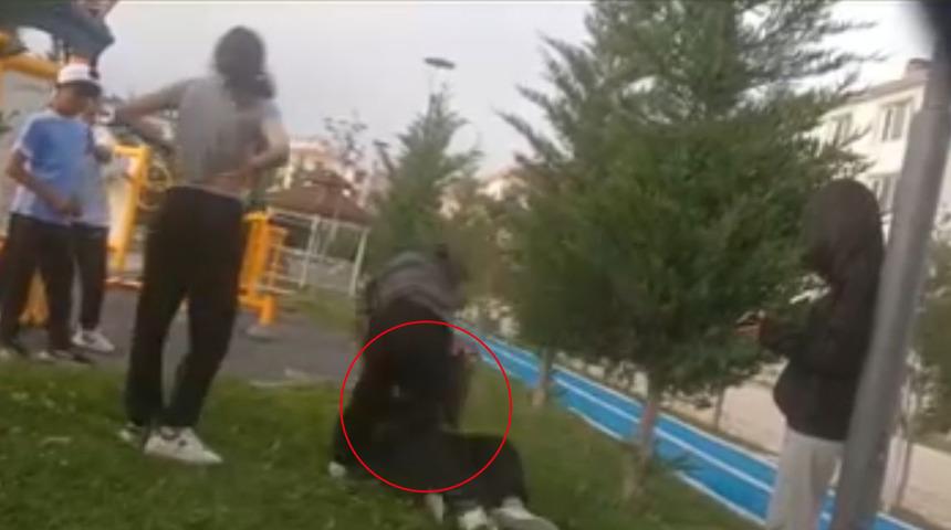 'Akran zorbalığı' olaylarının ardı arkası kesilmiyor! 7'nci sınıf öğrencisine 50 dakika boyunca kabusu yaşattılar