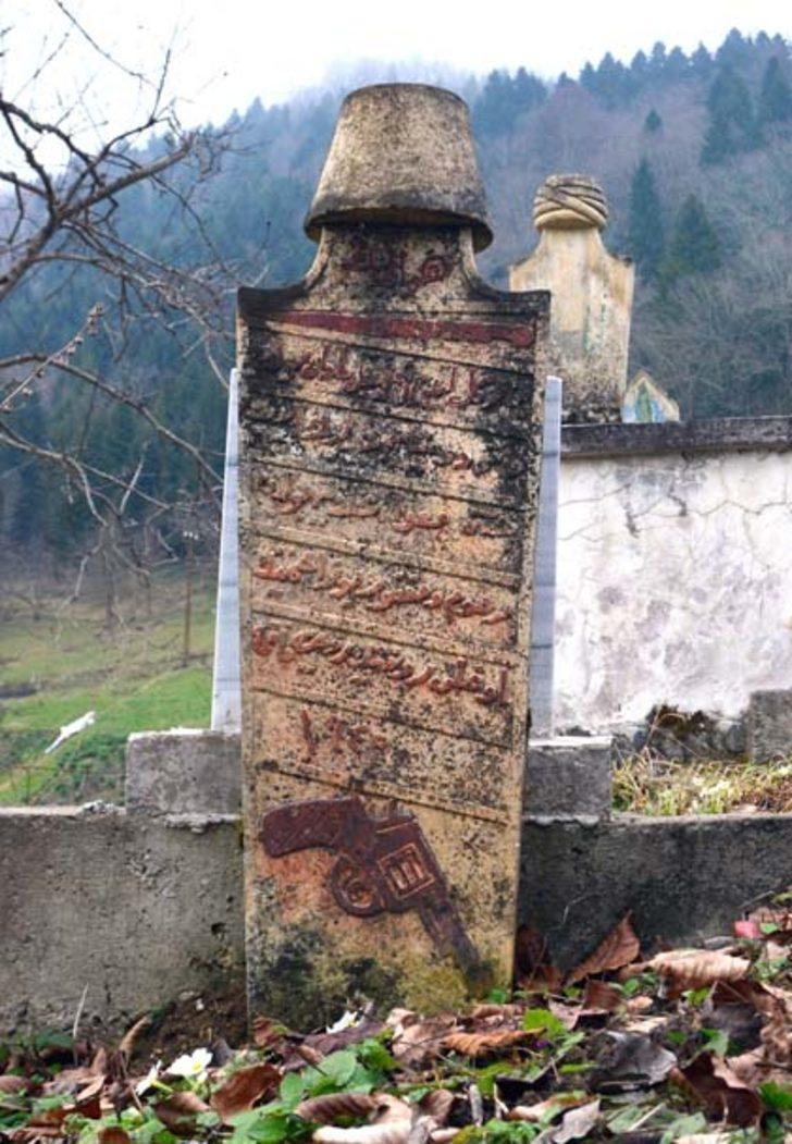 Böyle silah sevgisi görülmedi! Bu ilçede silahsız gezilmiyor! G4