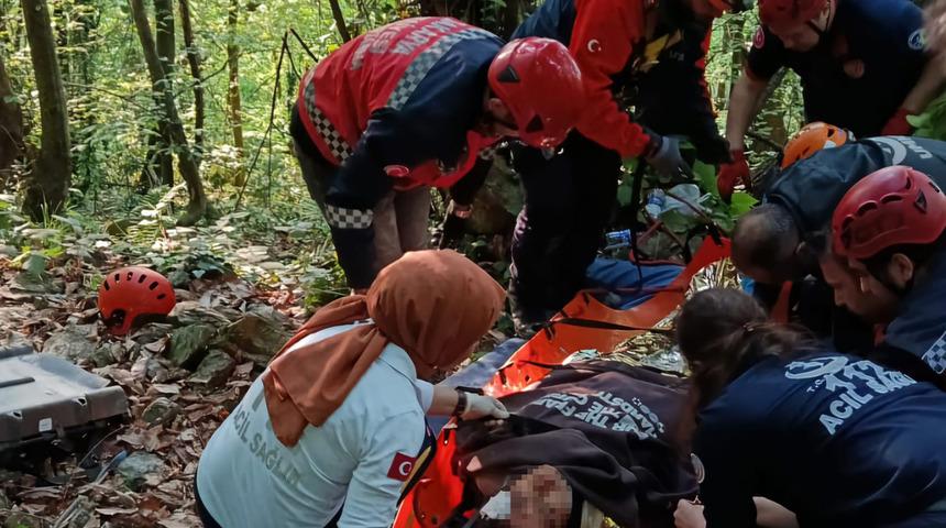 Sakarya'da feci kaza! Kontrolden çıkan UTV şarampole devrildi: 2 kişi yaralandı