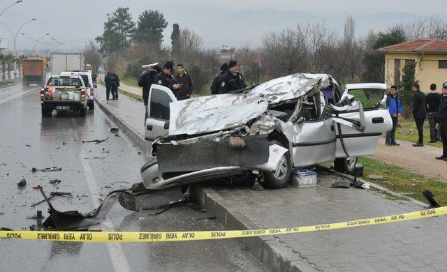 Otomobilin kamyona çarptığı kazada sürücü, 3 gün sonra yaşamını yitirdi