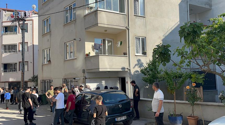 ‘Çöp atma’ tartışması kılıç ve sopalı kavgaya dönüştü! 3 kişi yaralandı