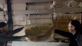 Tam 27 bin adet! Saman balyalarının arasında çıktı: Tır şoförü gözaltına alındı