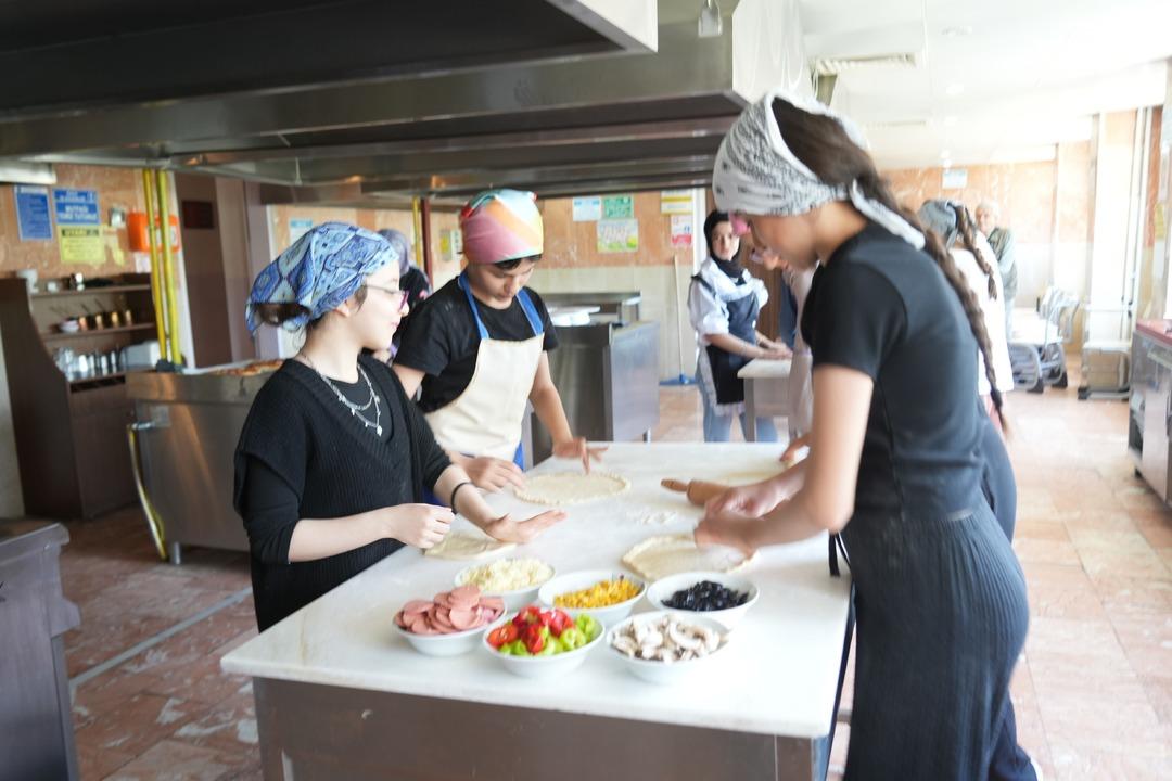 Beceri atölyesi açıldı! Öğrenciler mesleklerle erken yaşta tanışıyor: "Gelecekte ona göre bir bölüm seçmeyi planlıyoruz"  2