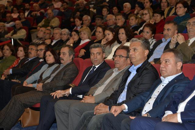 CHP'li genel başkan yardımcılarından Antalya'da konferans