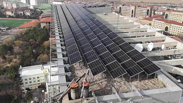 Elektrik üretim ve depolama tesisleri kabul yönetmeliği revize edildi