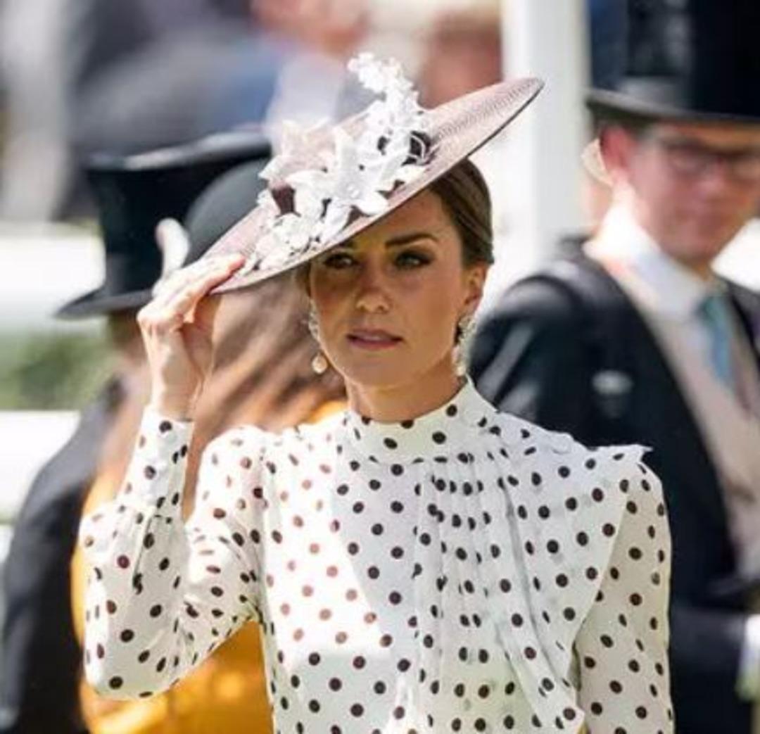 Şıklık kafada başlar: İngiliz kraliyet modasında şapkaların yeri 2